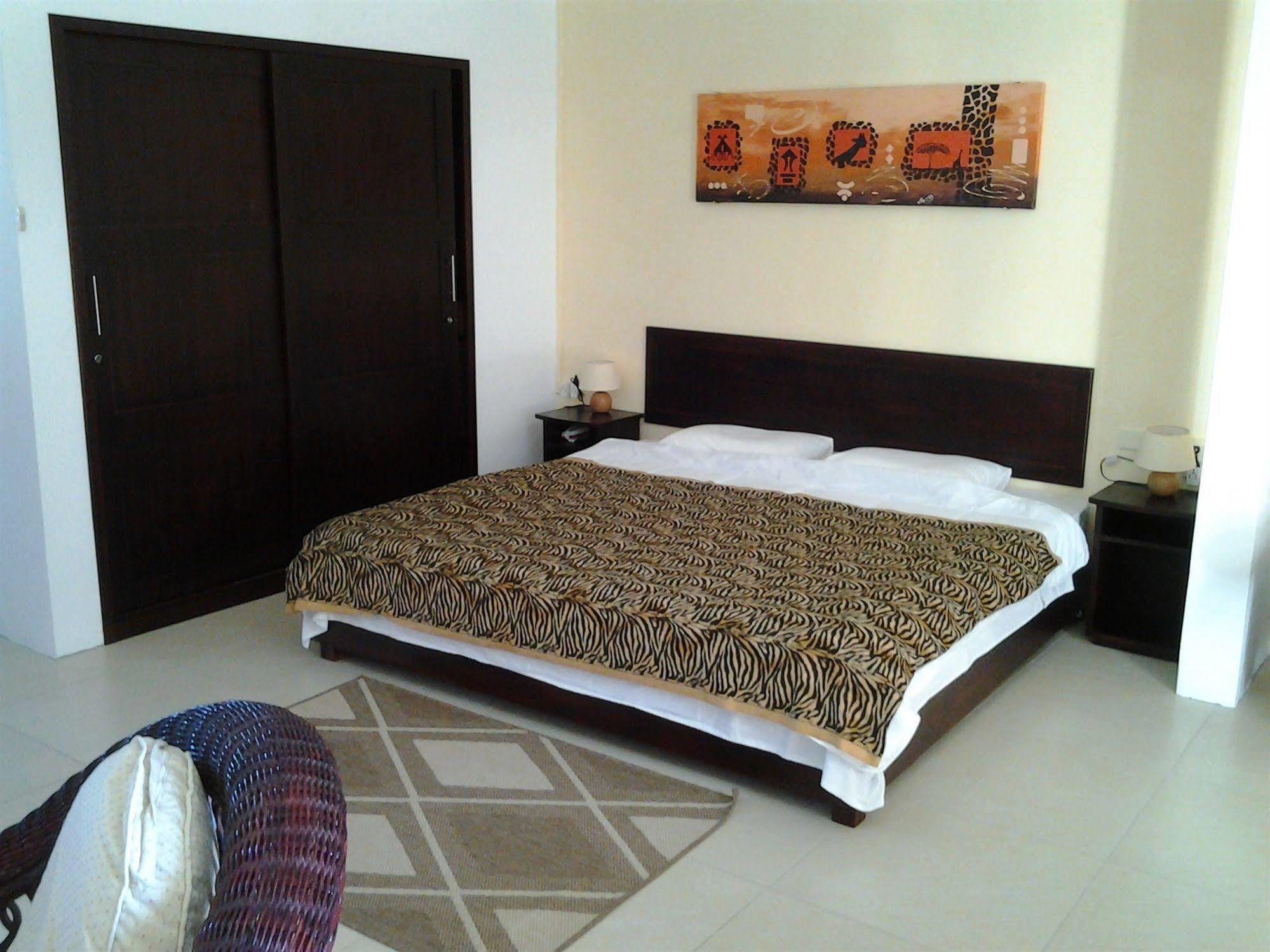 Mountain View Hotel La Gaulette Bagian luar foto