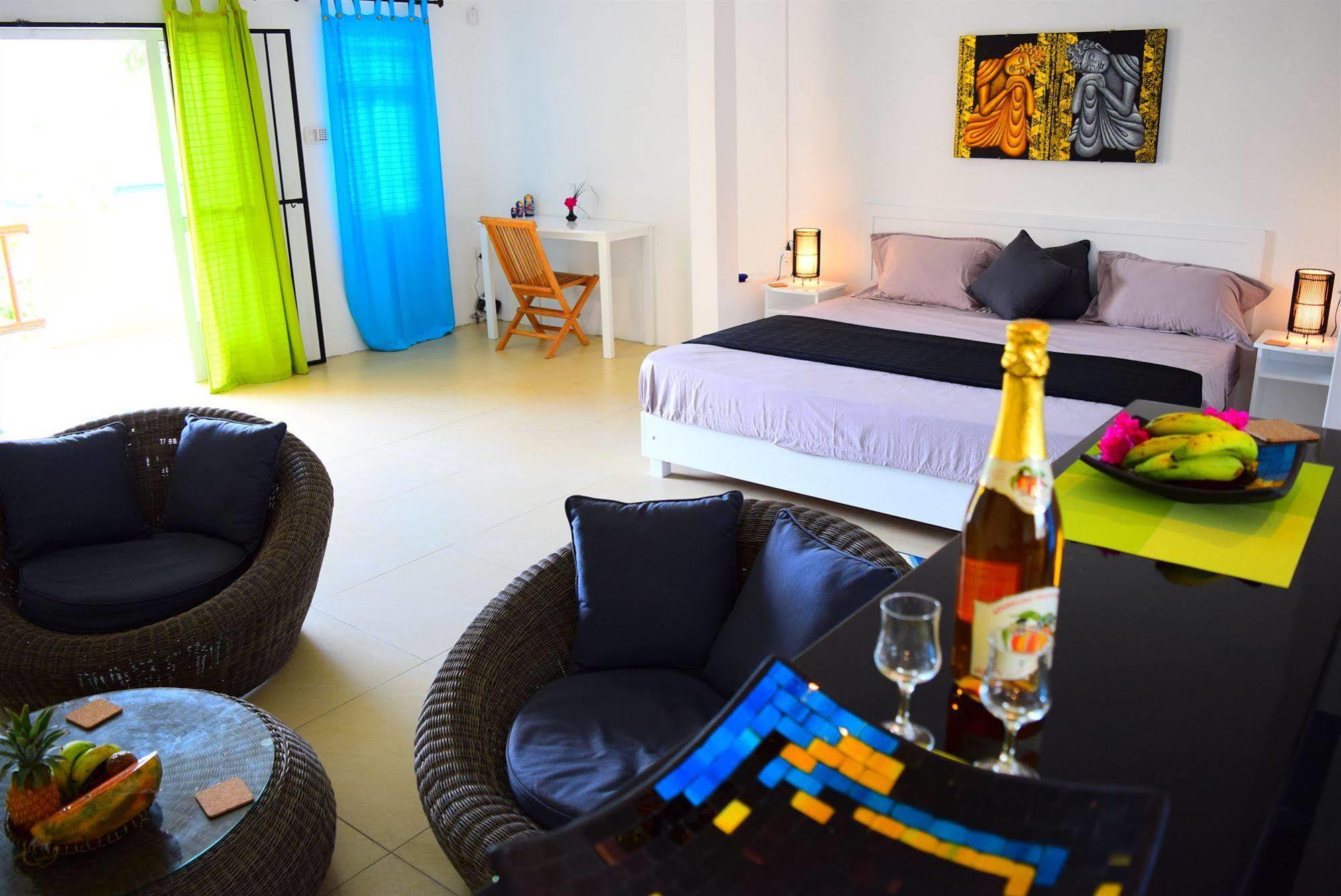 Mountain View Hotel La Gaulette Bagian luar foto