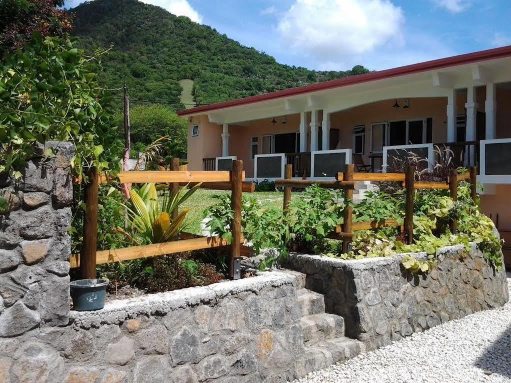 Mountain View Hotel La Gaulette Bagian luar foto